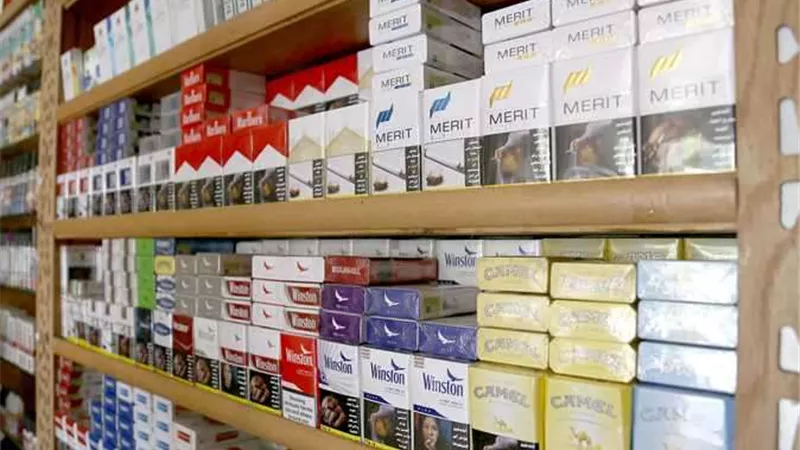 المصريون يحترقون بنار الاحتكار ولهيب الأسعار.. اختفاء السجائر يعكر المزاج ونقص الأدوية يهدد الحياة