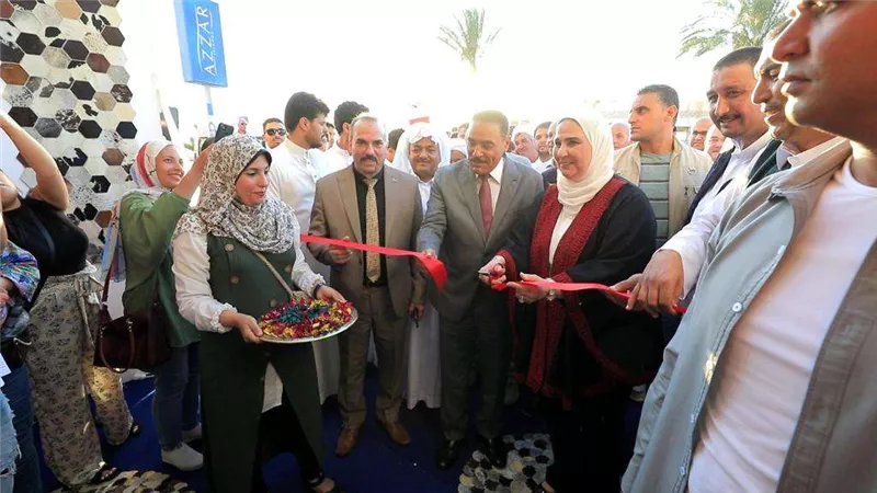 إقبال الزوار  على معرض 