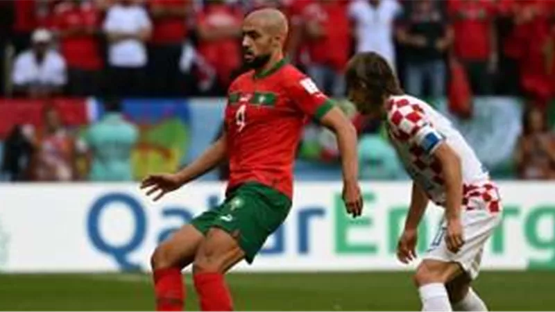 أهلي جدة ينافس مانشستر يونايتد على ضم سفيان أمبراط