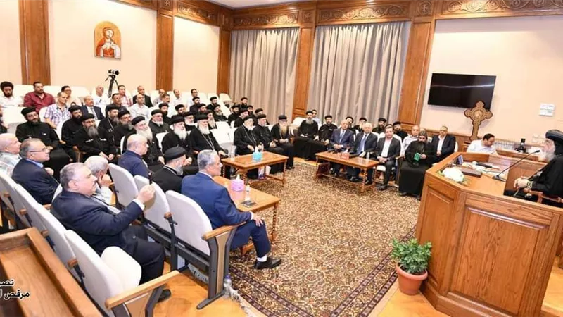 البابا تواضروس يجتمع بممثلي ١٦ كنيسة من إيبارشية حلوان