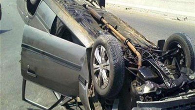 إصابة 10 أشخاص بينهم 3 أطفال من أسرة واحدة في انقلاب سيارة ببني سويف