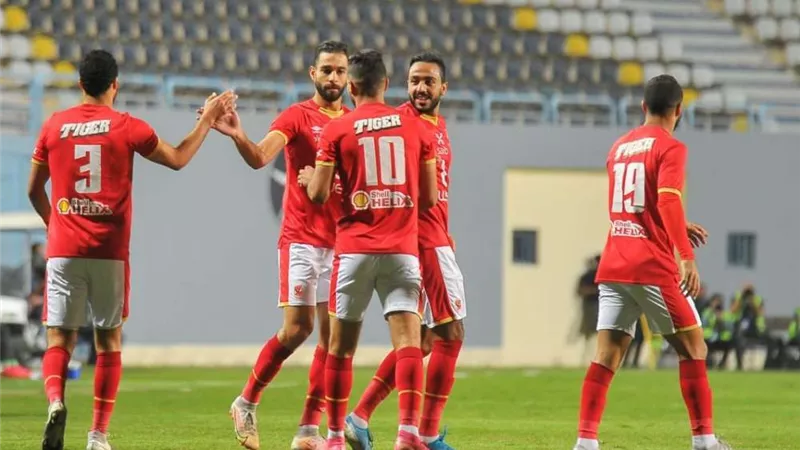 الأهلي يفوز على إنبي بثلاثية ويلاحق الزمالك على صدارة الدوري