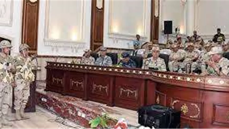 وزير الدفاع يشهد تنفيذ المرحلة الرئيسية لمشروع مراكز القيادة التعبوي للجيش الثالث