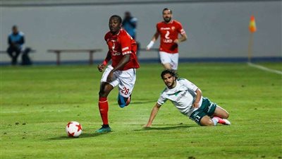 محمد شريف يقود هجوم الأهلي أمام المصري