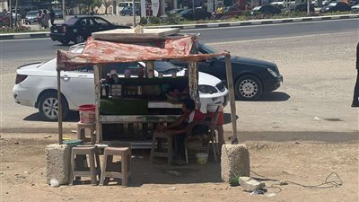 رئيس الحي نائم .. سكان شرق مدينة نصر في خطر بسبب العشوائية.. صور