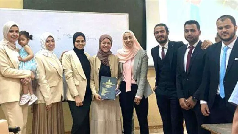 طلاب هندسة الزقازيق يطورون عصا ذكية لمساعدة المكفوفين.. فيديو