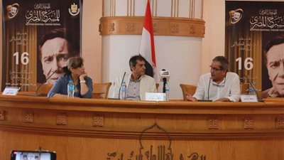 مهرجان المسرح المصري يناقش كيفية توثيق الفنانين لمسيرتهم في ندوة 