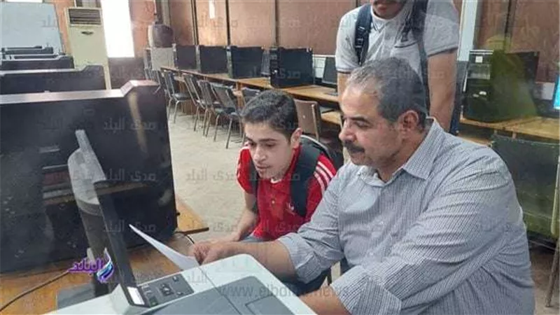 تنسيق الجامعات 2023..  توافد الطلاب علي معامل تنسيق كليات جامعة القاهرة