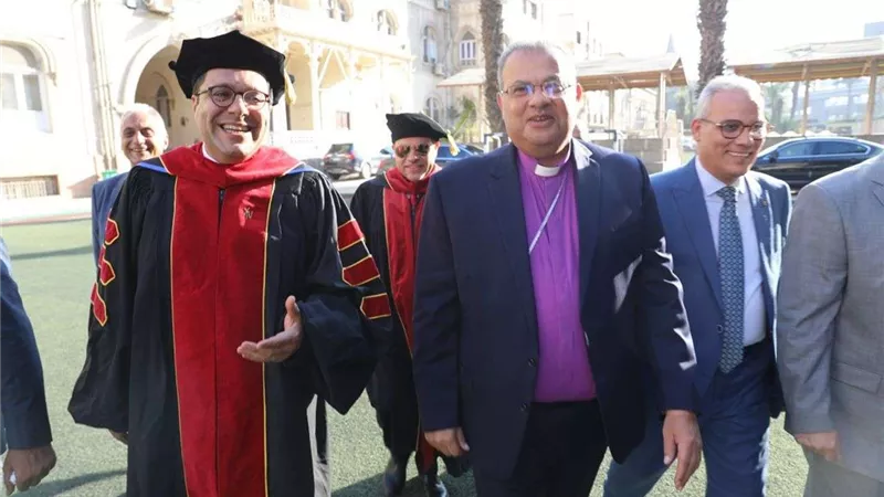 رئيس الطائفة الإنجيلية بمصر يشهد حفل تخرج كلية لاهوت المثال