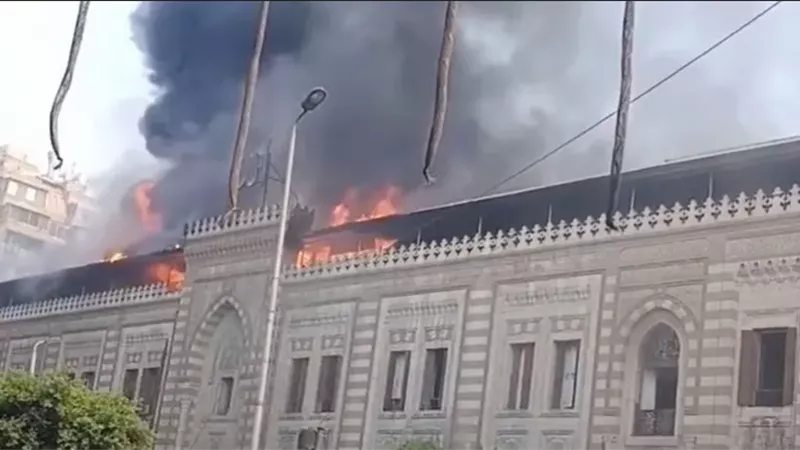 بيان عاجل من النيابة العامة بشأن حريق وزارة الأوقاف