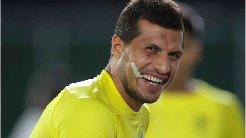 موقف طارق حامد من المشاركة في مباراة اتحاد جدة والهلال في البطولة العربية