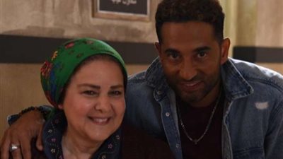 عمرو سعد يدعو لدلال عبد العزيز بالشفاء العاجل