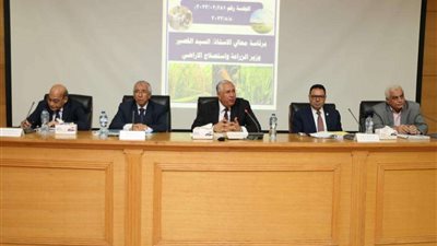 وزير الزراعة يوجه بإعادة تجارب زراعة محاصيل جديدة لم يتم زراعتها من قبل بسبب التغيرات المناخية
