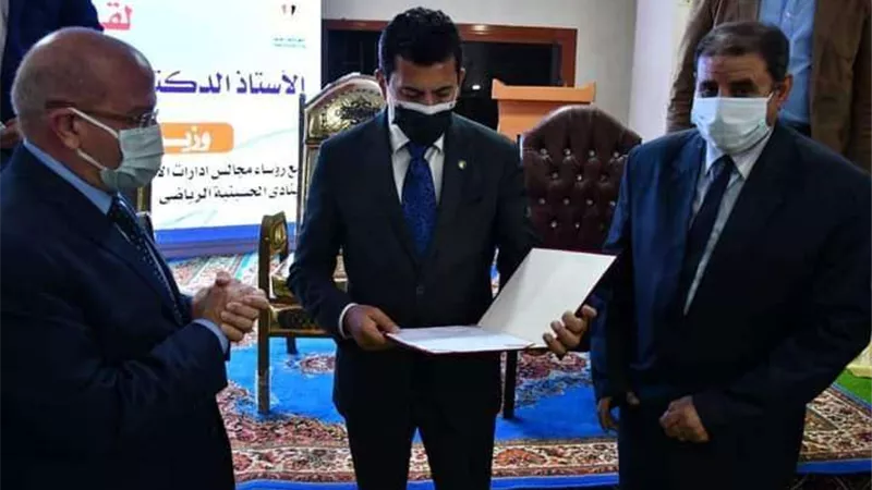 وزير الشباب والرياضة يتفقد نادي الحسينية الرياضي بالشرقية
