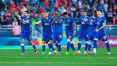 الهلال السعودي يحسم الشوط الأول بثنائية أمام الشباب في نصف نهائي البطولة العربية