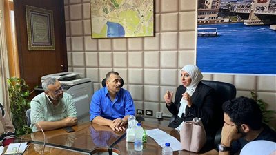 سكرتير عام محافظة الإسكندرية تشيد بمستوى الخدمات بالمركز التكنولوجي بحي شرق