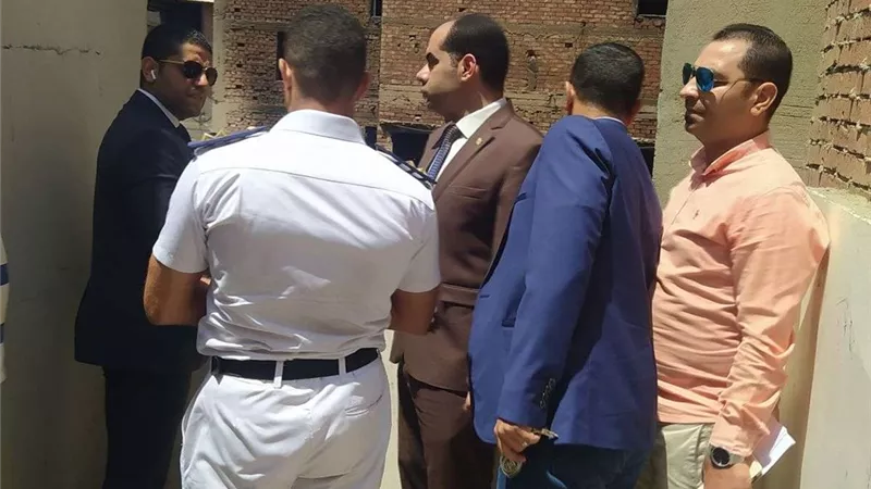 بعد التهامه 6 وحدات سكنية.. النيابة الإدارية تعاين موقع حريق ورشة أثاث في دمياط