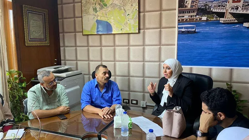 سكرتير عام محافظة الإسكندرية تشيد بمستوى الخدمات بالمركز التكنولوجي بحي شرق