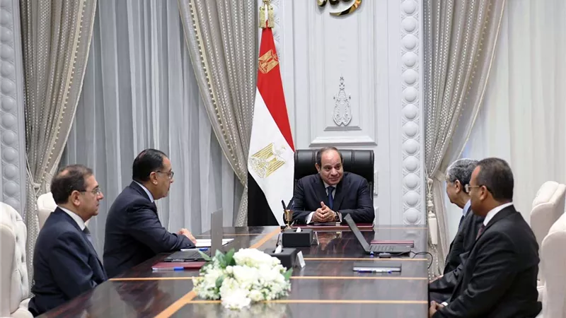 في اجتماعه مع مدبولي.. السيسي يوجه بتجنب انقطاع الكهرباء مستقبلا