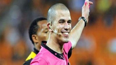 فيكتور جوميز حكماً لمواجهة بيراميدز وإنييمبا