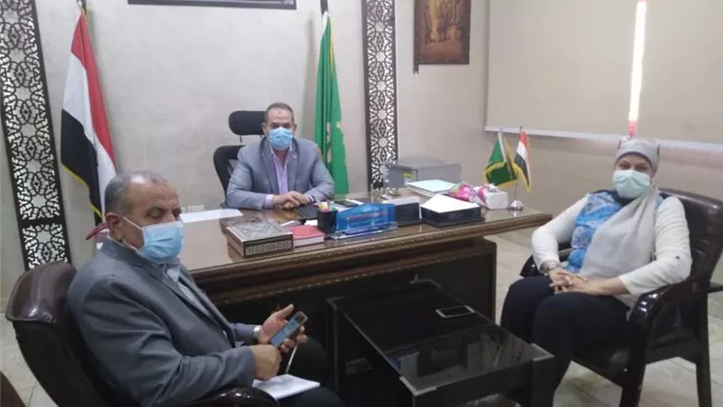 وكيل تعليم القليوبية يناقش الاستعدادات لامتحانات الشهادة الإعدادية