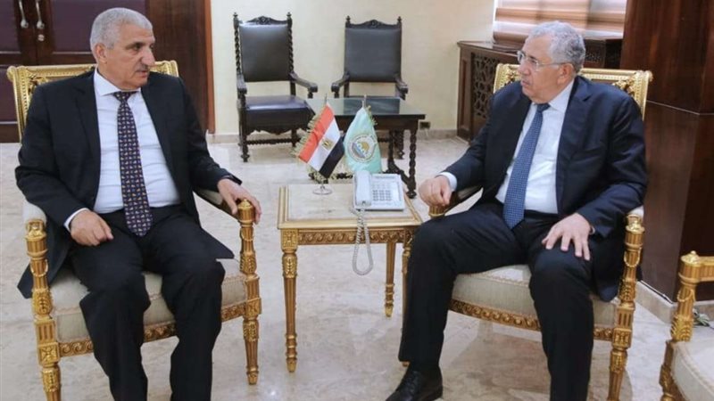 وزير الزراعة ومدير