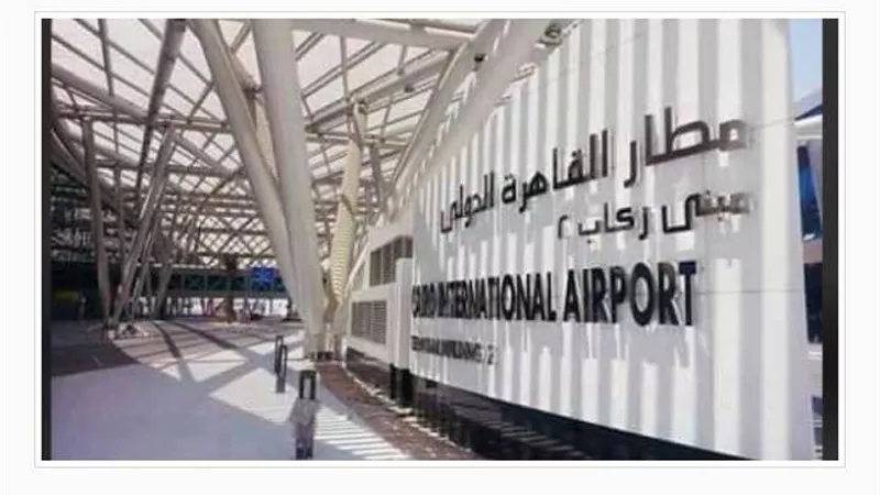 مطار القاهرة يبدأ تطبيق حظر سفر المصريين إلى عمان