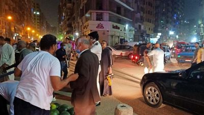 بالصور.. محافظ القليوبية يتابع غلق المحال التجارية لمواجهة كورونا