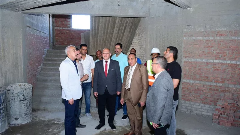 القائم بعمل رئيس جامعة سوهاج يتابع استكمال التشطيبات الخاصة بمبني الإسكان الطلابي (ب)