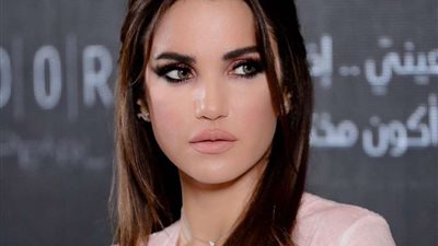 الفنانة درة تعلن تضامنها مع سكان حي الشيخ جراح