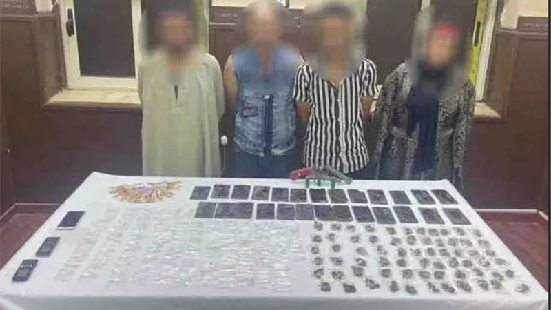 الداخلية تُحبط محاولة ترويج كميات من المخدرات بحوزة 4 أشخاص بالمنوفية