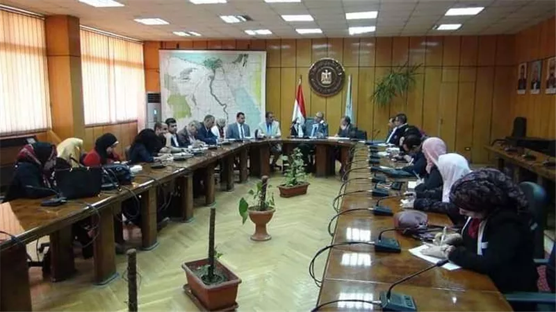 استكمال حصر وتسجيل العمالة غير المنتظمة بالمشروعات القومية بالوادي الجديد