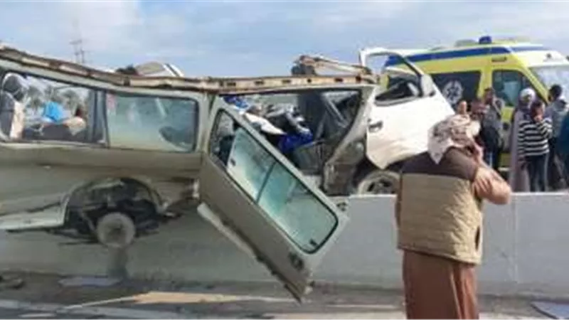 من بينهم شقيقين.. مصرع 3 أشخاص إثر حادث تصادم بالطريق الإقليمي