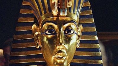 السياحة تعلن الانتهاء من إعادة تركيب المقصورة الثالثة للملك توت عنخ آمون