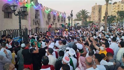 صلاة عيد الفطر المبارك من مسجد عمرو بن العاص بالقاهرة.. صور