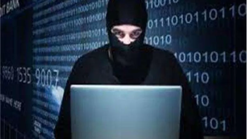 اخترق حسابات الفتيات.. القبض على مؤسس مجموعة 