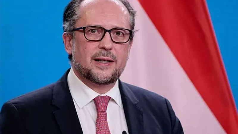 وزير الخارجية النمساوي: لا يمكن للدول الأوروبية قطع الحوار مع روسيا