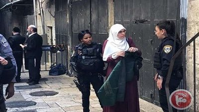 مستوطنون إسرائيليون يطلقون الرصاص الحي على الفلسطينيين في حي الشيخ جراح