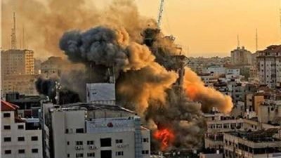 الاحتلال يقصف البنك الوطني الإسلامي في حي الرمال وسط مدينة غزة