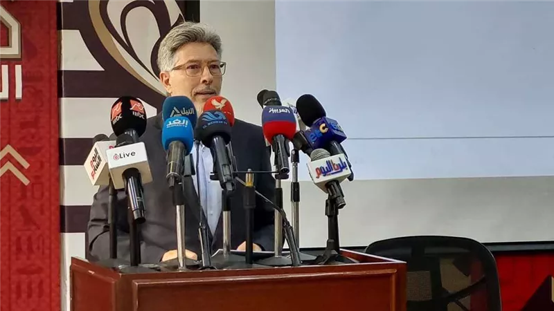 تعرف على سبب اجتماع جمال علام يجتمع برئيس لجنة الحكام
