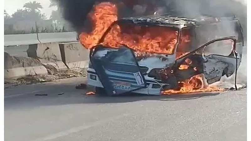 انتداب المعمل الجنائي لكشف أسباب حريق ميكروباص بجوار مستشفى بولاق الدكرور