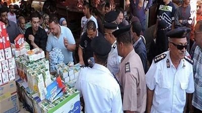 محافظ القاهرة يطالب بتكثيف المراقبة على الأسواق