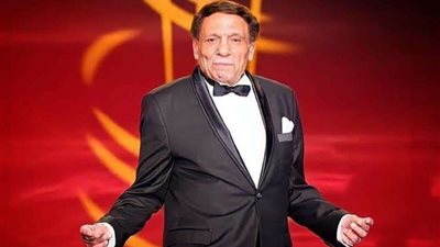 هيدي كرم تحتفل بعيد ميلاد الزعيم عادل إمام