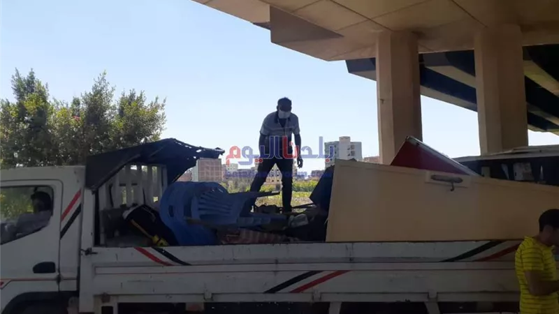 رفع ٥٣٥ حاله إشغال طريق وازالة ٢ كشك مخالف بمركزي دمنهور وشبراخيت