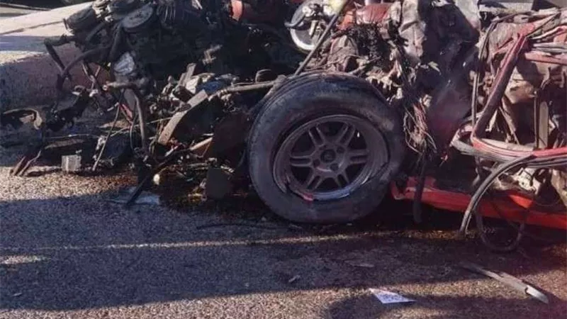 مصرع شخصين وإصابة 3 آخرين في حادث تصادم سيارتين بطريق دمنهور الدولي بالبحيرة