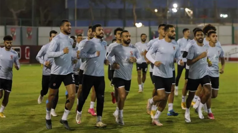 ثنائي الأهلي يؤدون تدريبات تأهيلية في أول مران للفريق في جنوب إفريقيا