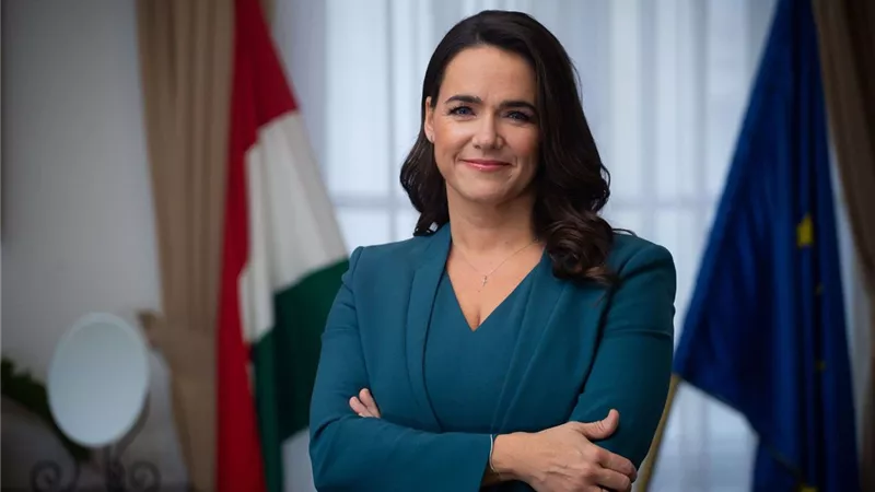 رئيسة المجر  لزيلينسكي:  حل الأزمة الأوكرانية يعتمد على المفاوضات وليس التدخل العسكري