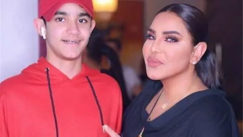 تفاصيل الحالة الصحية لنجل الفنانة أحلام