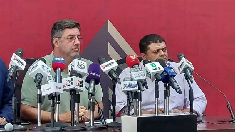 بالصور.. فيتوريا خلال المؤتمر الصحفي: تلقيت عروض لكنني لن أرحل عن تدريب مصر