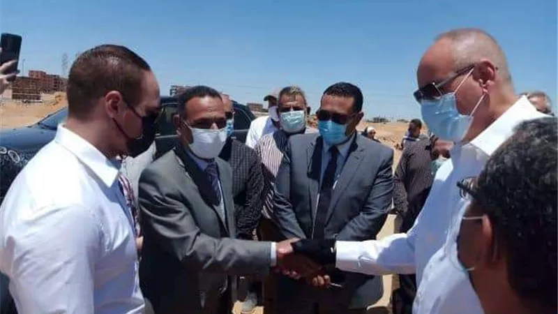 رئيس جهاز مدينة بدر يضع حجر أساس فرع 